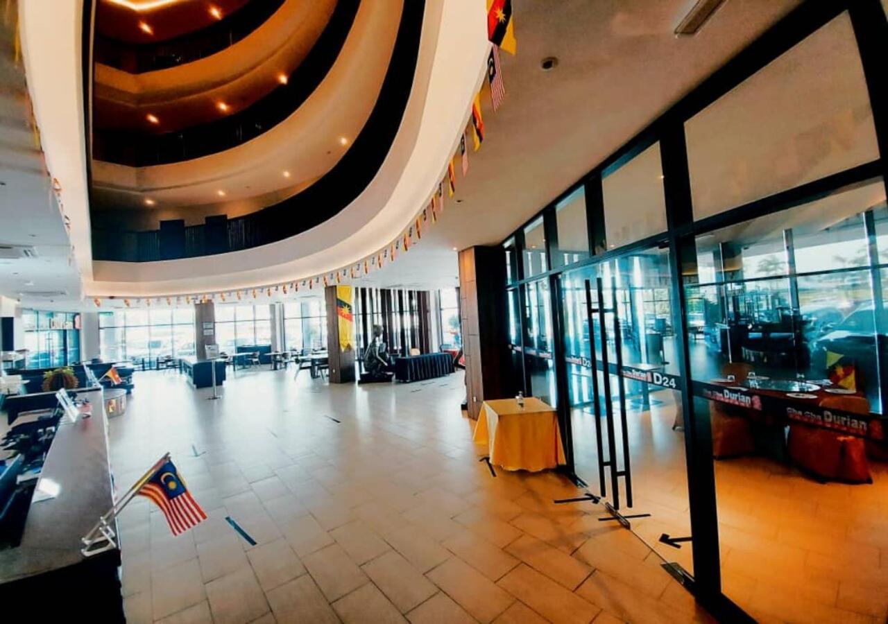 Roxy Hotel Serian Eksteriør bilde