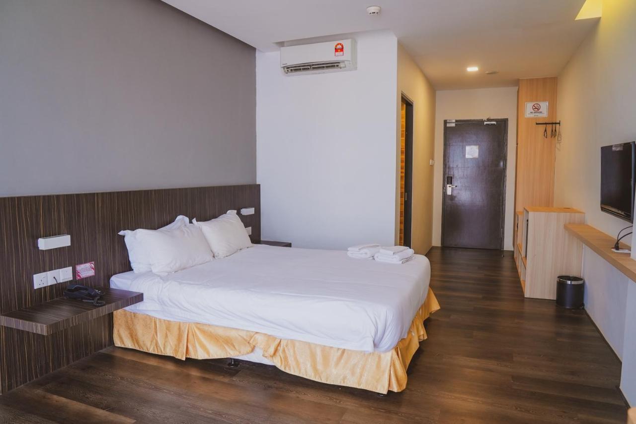Roxy Hotel Serian Eksteriør bilde