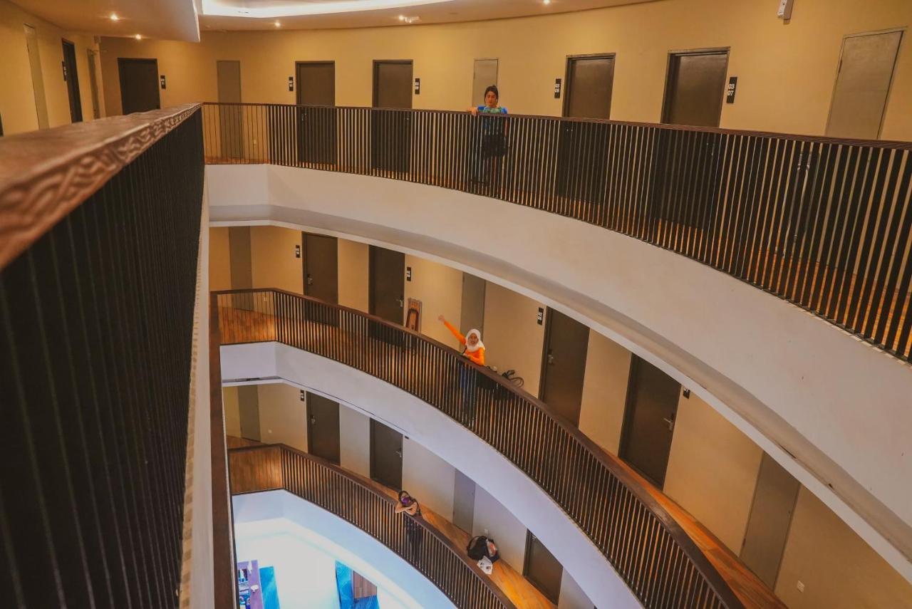 Roxy Hotel Serian Eksteriør bilde