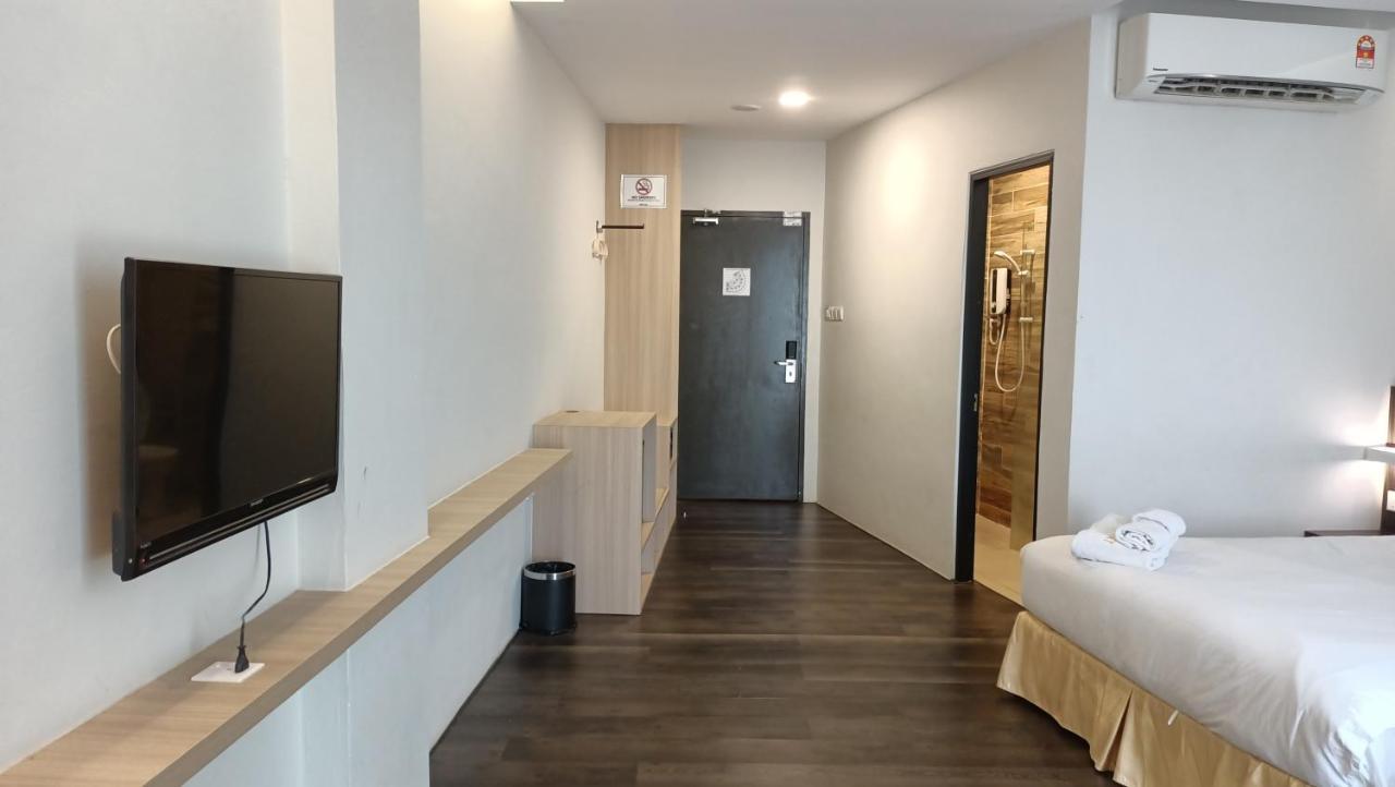 Roxy Hotel Serian Eksteriør bilde