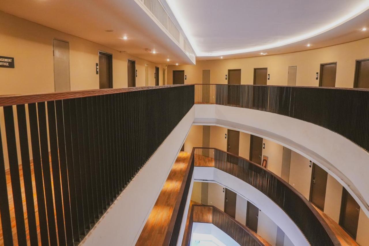 Roxy Hotel Serian Eksteriør bilde