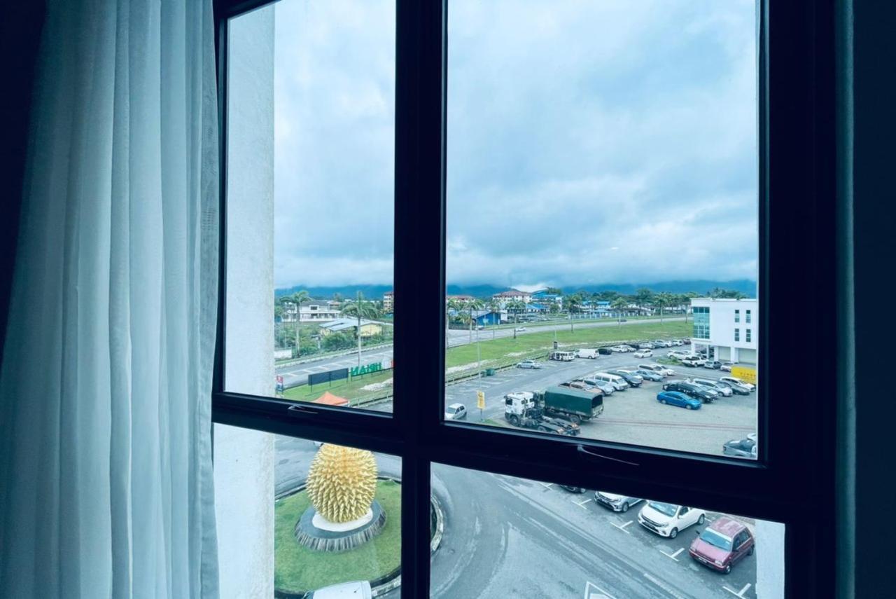 Roxy Hotel Serian Eksteriør bilde