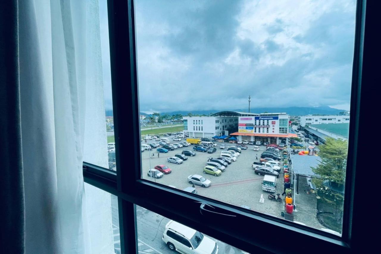 Roxy Hotel Serian Eksteriør bilde