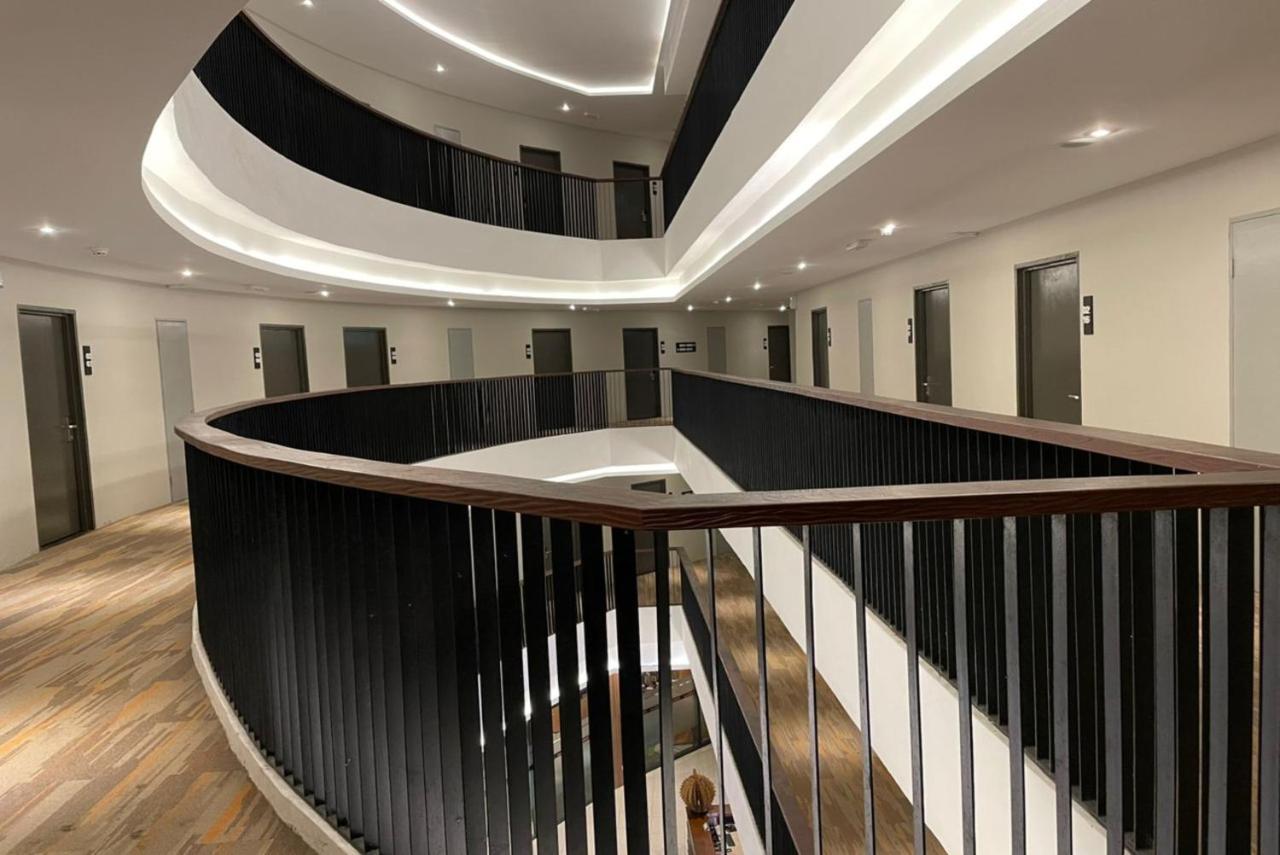 Roxy Hotel Serian Eksteriør bilde